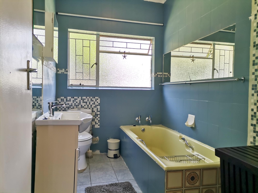 3 Bedroom Property for Sale in Safari Gardens North West